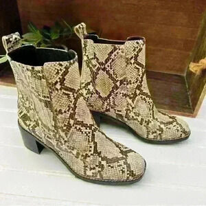 New NORDSTROM LEATHER Snakeskin Style Booties - So Cute! Size 6 MSRP: $89.00